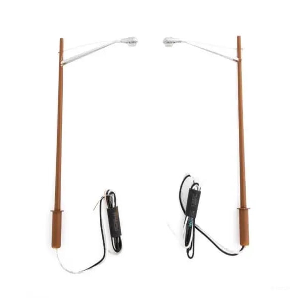 Walthers HO 949-4805 LED Streetlight 2-Pack - Modern Long Arm Style w/Wood Pole
